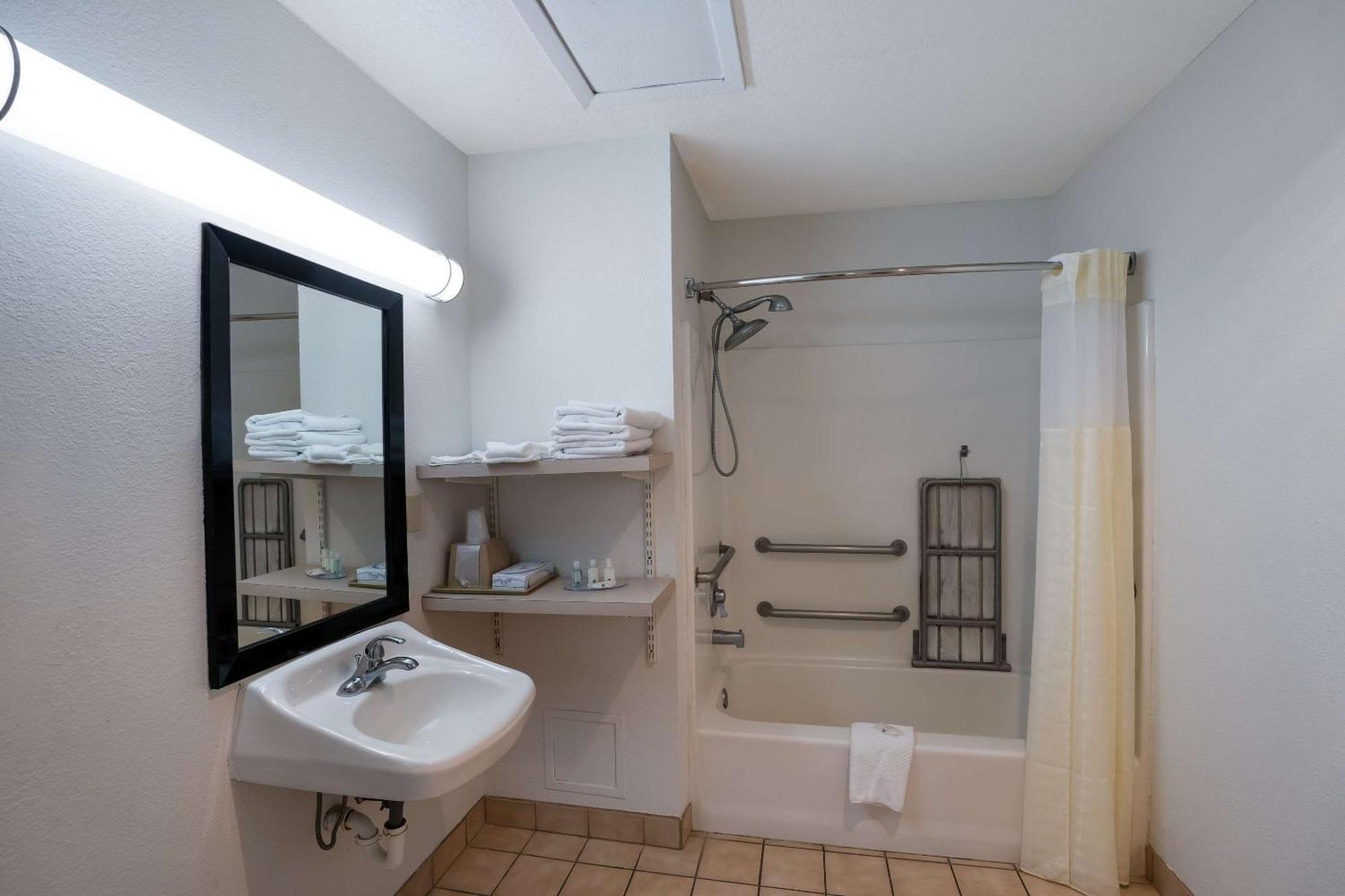 Quality Inn & Suites Junction Eksteriør billede