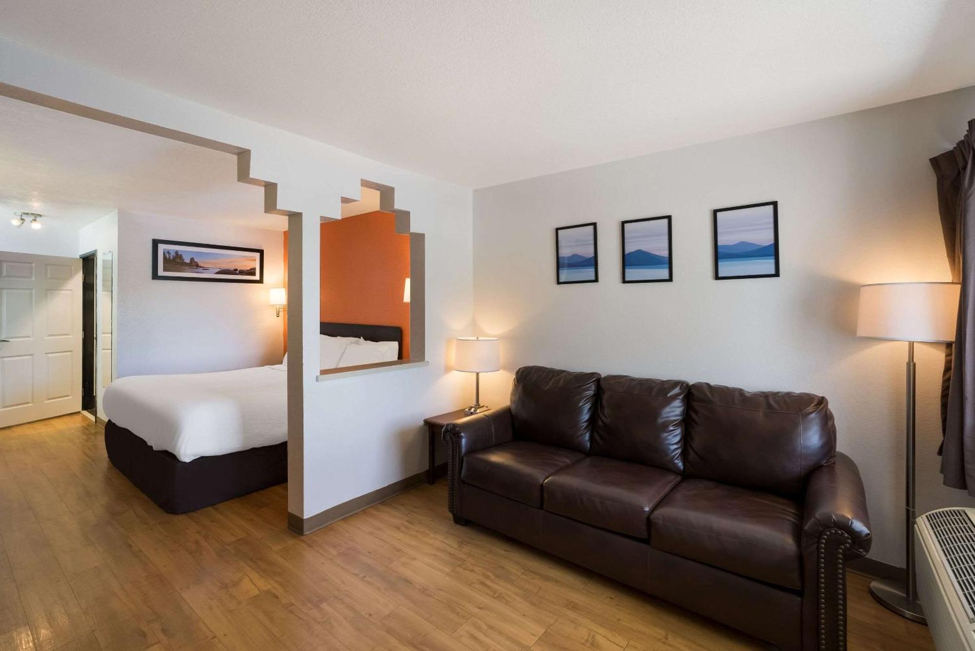 Quality Inn & Suites Junction Eksteriør billede